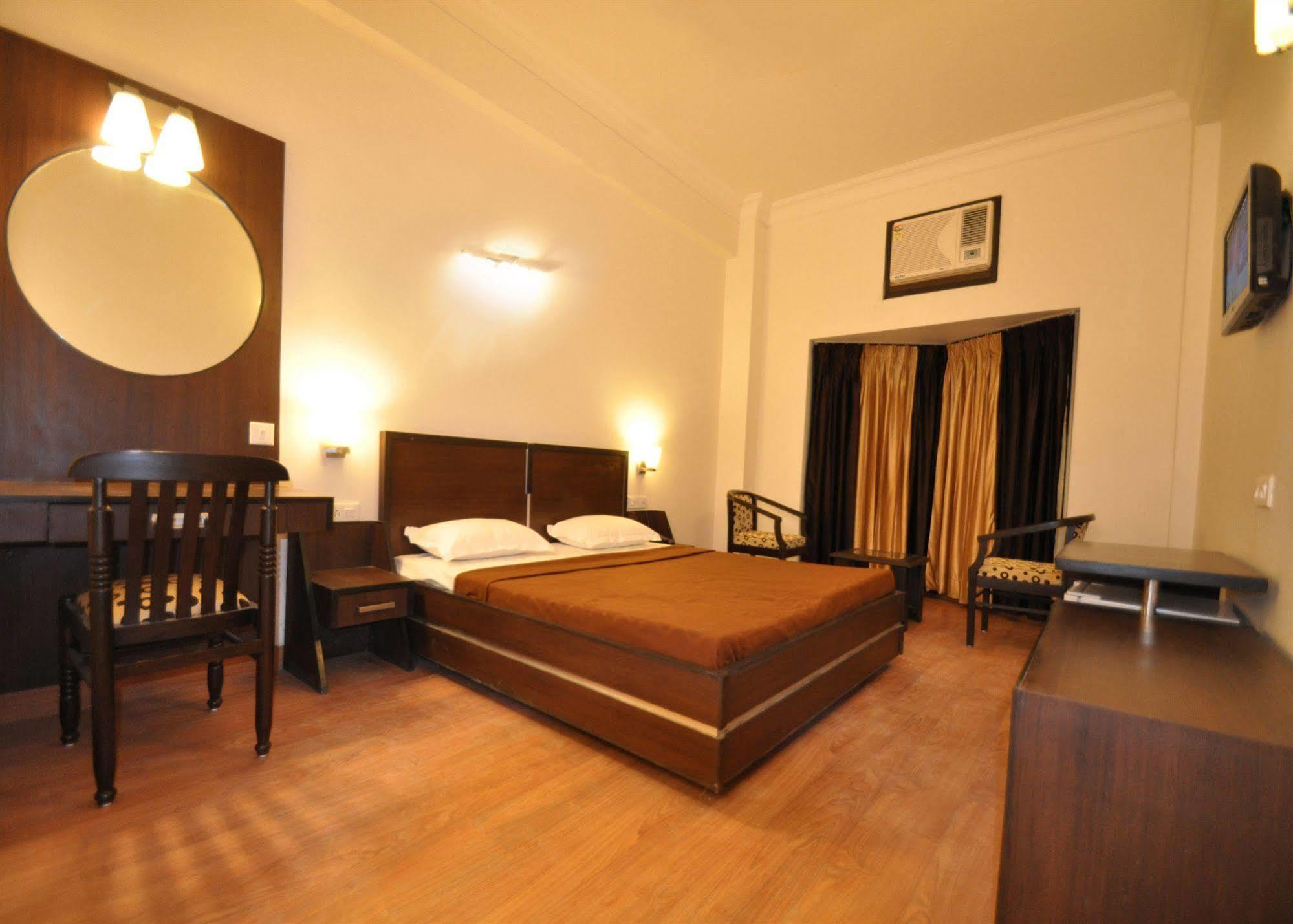 Hotel Hong Kong Inn Amritsar Exterior foto
